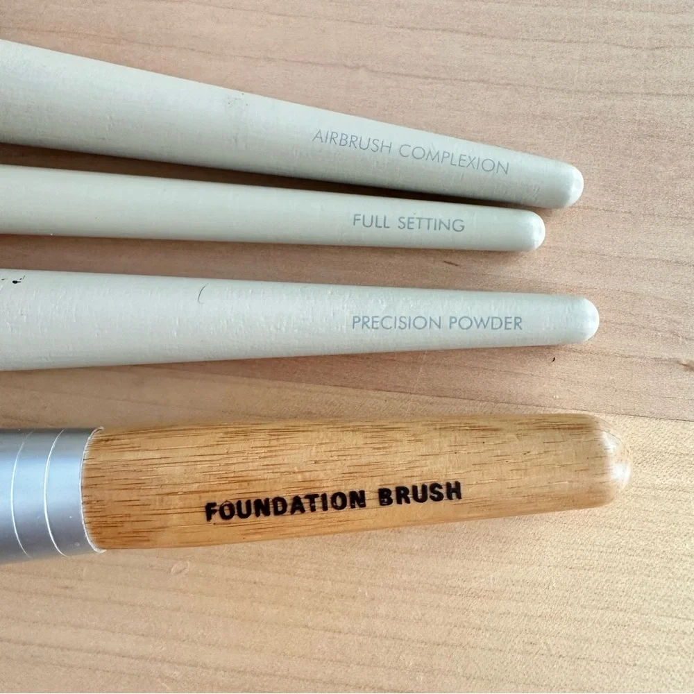 NEW makeup brush set